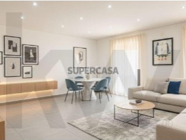 Apartamento T2 + Varanda + Sótão Zona WShopping, Santarém