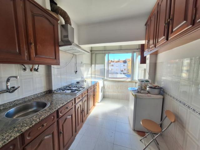 Apartamento T2, Venteira, perto Clinica da Luz