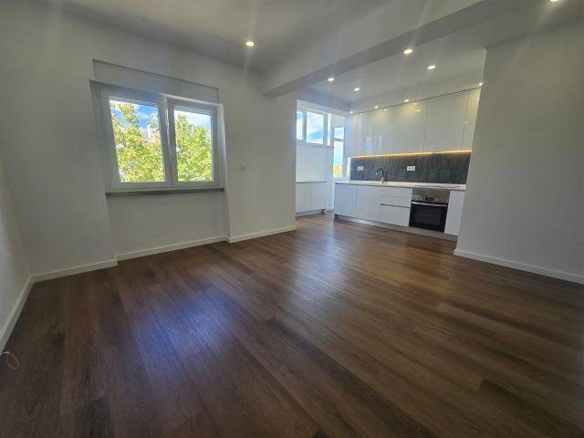 Apartamento T2 Venda em Venteira,Amadora 74m² Venteira
