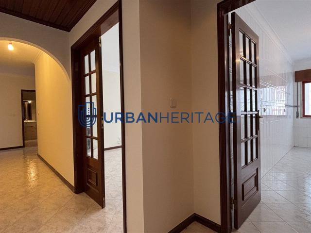 Apartamento T2 Venda em Algueirão Mem Martins,Sintra 91m² Algueirão Mem Martins