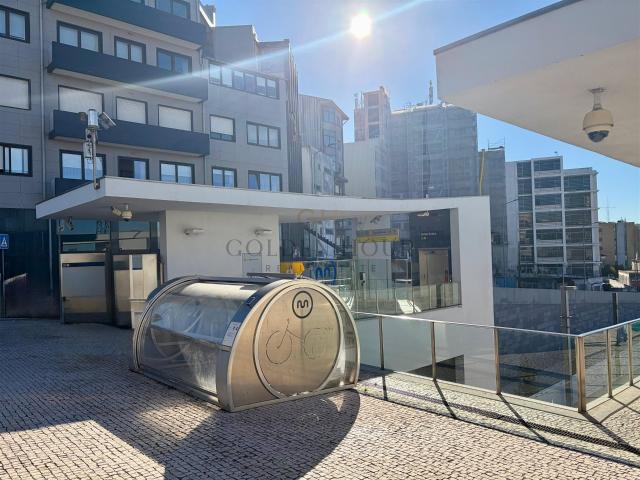 Apartamento T2 Venda em Mafamude e Vilar do Paraíso,Vila Nov. 77m² Oliveira Do Douro