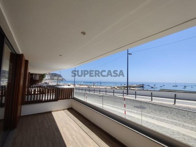 Apartamento T2 vista mar em Sesimbra