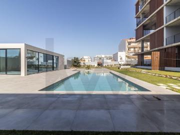 Apartamento duplex T2 +1 a estrear 2 suítes Terraço Piscina Garagem