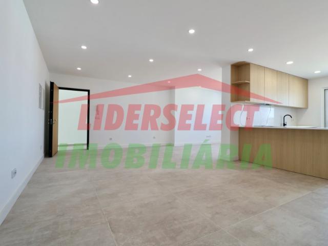 Apartamento T2 a Estrear, a 5 min de Torres Vedras