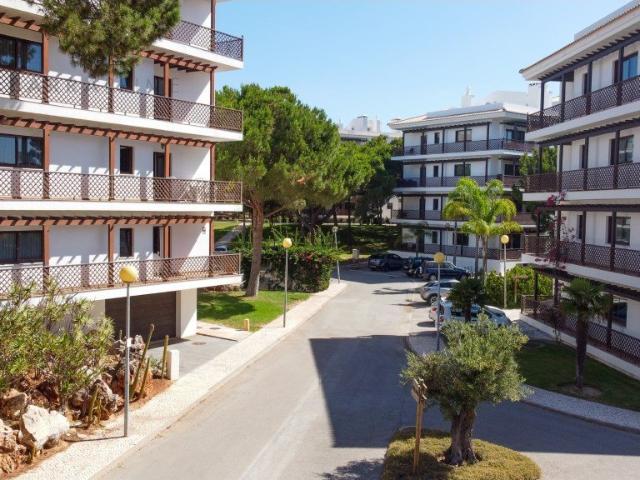 Apartamento T2 a poucos metros da Praia da Falésia, Algarve 0m² Albufeira e Olhos de Água