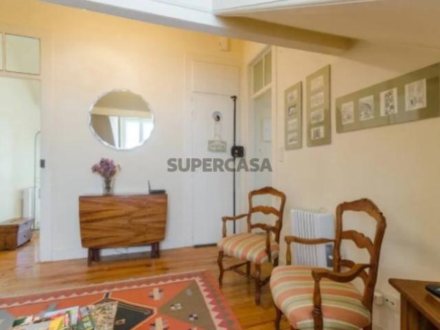 Apartamento T2 à venda na Rua da Mouraria