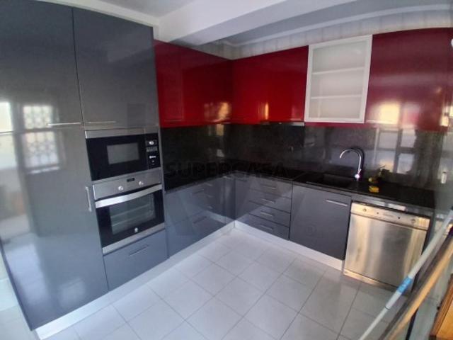 Apartamento T2 à venda na Rua Padre Joaquim das Neves Rio Tinto