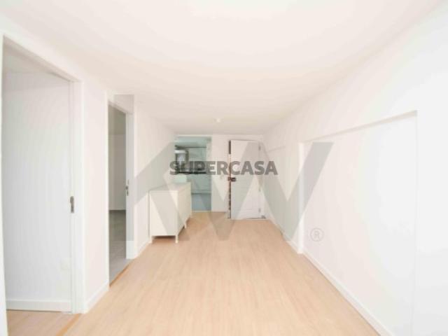 Apartamento T2 à venda no Centro de Odivelas