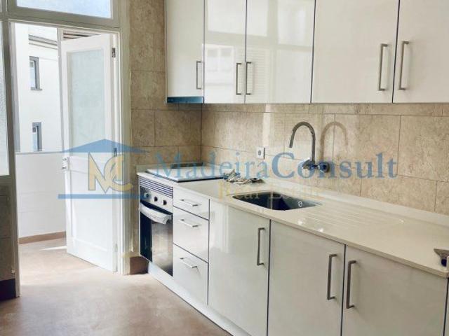Apartamento T2 à Venda no Centro do Funchal, Madeira 58m² Sé Funchal