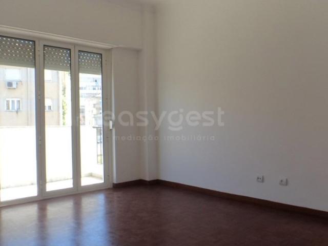 Apartamento T2 à Venda Calçada de Carriche