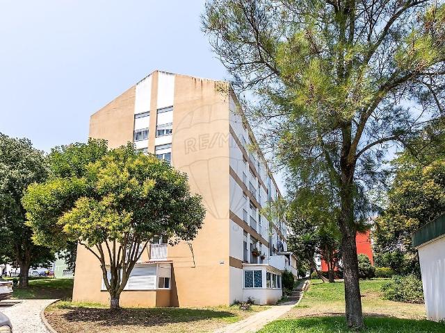 Apartamento T2 à venda em Massamá e Monte Abraão, Sintra RE/MAX Portugal