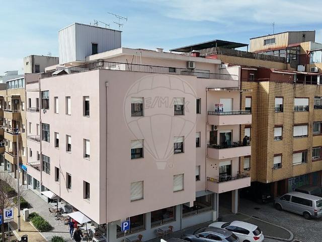 Apartamento T2 à venda em Margaride Santa Eulália, Várzea, Lagares, Varziela e Moure, Felgueiras RE/MAX Portugal