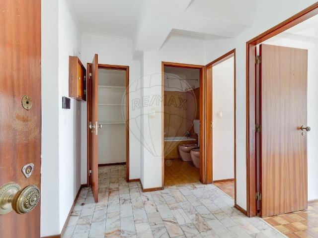 Apartamento T2 à venda em Moscavide e Portela, Loures RE/MAX Portugal