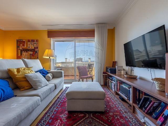 Apartamento T2 à venda em Oeiras e São Julião da Barra, Paço de Arcos e Caxias, Oeiras RE/MAX Portugal
