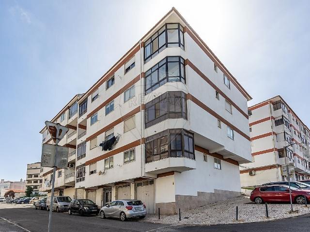 Apartamento T2 à venda em Agualva e Mira Sintra, Sintra RE/MAX Portugal