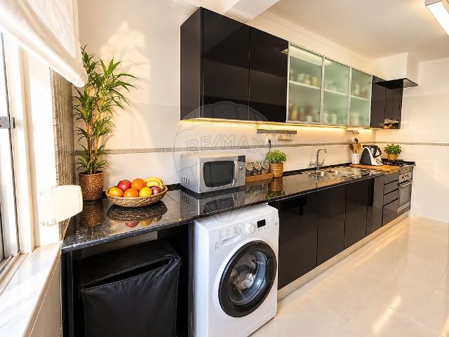 Apartamento T2 à venda em Agualva e Mira Sintra, Sintra RE/MAX Portugal