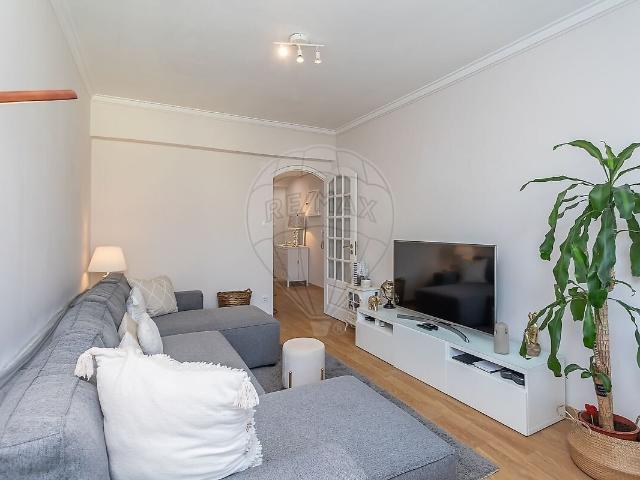 Apartamento T2 à venda em Agualva e Mira Sintra, Sintra RE/MAX Portugal