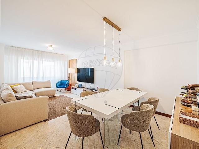 Apartamento T2 à venda em Agualva e Mira Sintra, Sintra RE/MAX Portugal