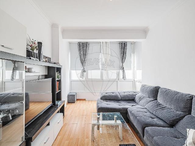 Apartamento T2 à venda em Agualva e Mira Sintra, Sintra RE/MAX Portugal
