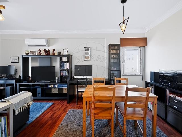 Apartamento T2 à venda em Águas Livres, Amadora RE/MAX Portugal