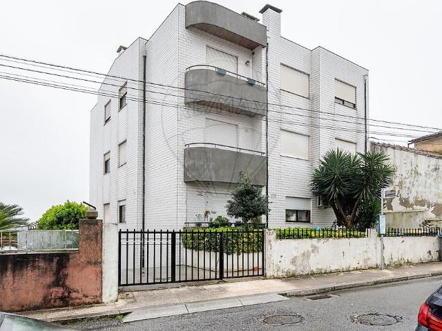 Apartamento T2 à venda em Águas Santas, Maia RE/MAX Portugal