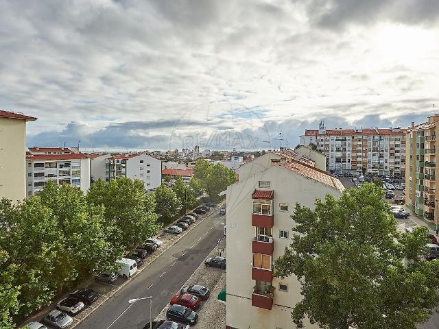 Apartamento T2 à venda em Alcabideche, Cascais RE/MAX Portugal