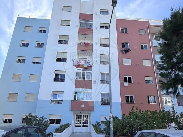 Apartamento T2 à venda em Algueirão Mem Martins, Sintra RE/MAX Portugal