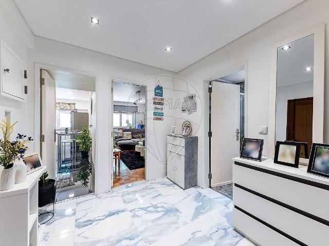 Apartamento T2 à venda em Algueirão Mem Martins, Sintra RE/MAX Portugal