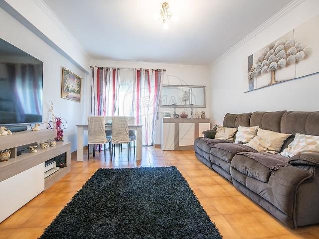 Apartamento T2 à venda em Algueirão Mem Martins, Sintra RE/MAX Portugal