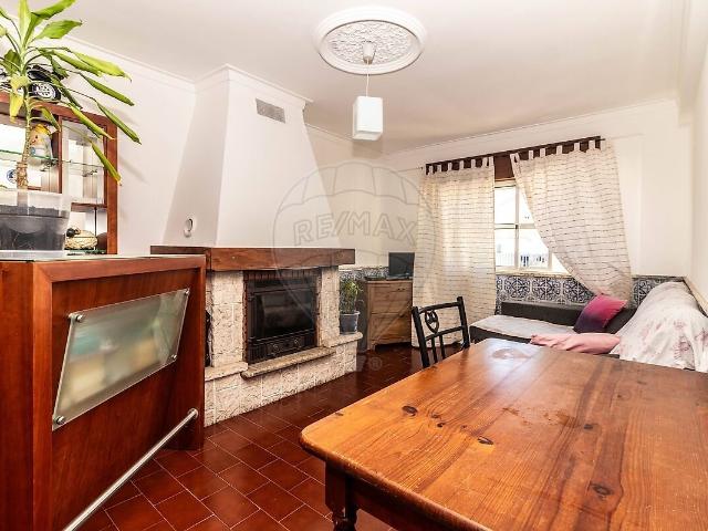 Apartamento T2 à venda em Algueirão Mem Martins, Sintra RE/MAX Portugal