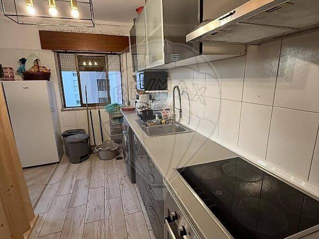 Apartamento T2 à venda em Algueirão Mem Martins, Sintra RE/MAX Portugal