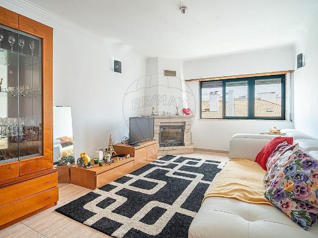 Apartamento T2 à venda em Algueirão Mem Martins, Sintra RE/MAX Portugal