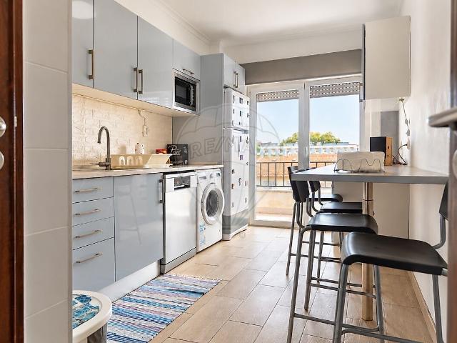 Apartamento T2 à venda em Algueirão Mem Martins, Sintra RE/MAX Portugal