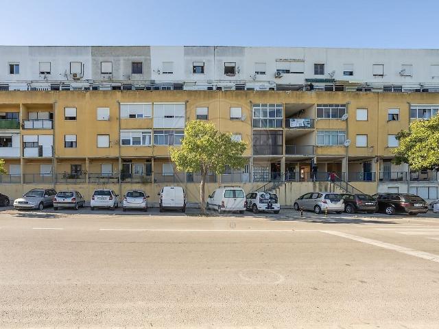 Apartamento T2 à venda em Alhos Vedros, Moita RE/MAX Portugal