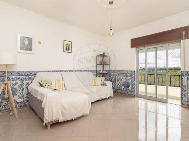 Apartamento T2 à venda em Alhos Vedros, Moita RE/MAX Portugal