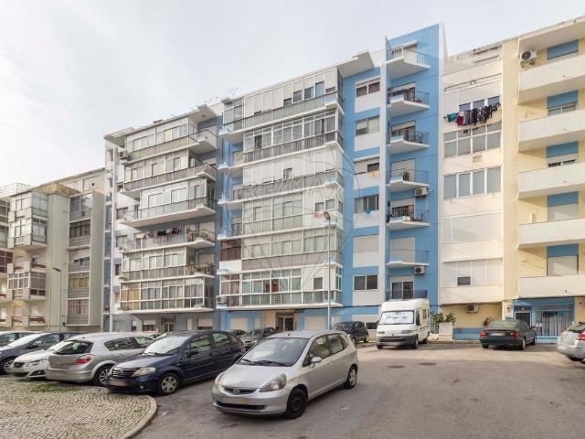 Apartamento T2 à venda em Almada