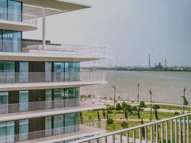 Apartamento T2 à venda em Alto do Seixalinho, Santo André e Verderena, Barreiro RE/MAX Portugal
