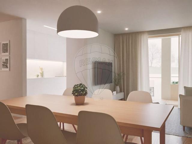 Apartamento T2 à venda em Custóias, Leça do Balio e Guifões, Matosinhos RE/MAX Portugal