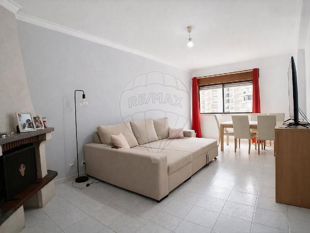 Apartamento T2 à venda em Cacém e São Marcos, Sintra RE/MAX Portugal