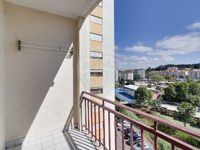 Apartamento T2 à venda em Cacém e São Marcos, Sintra RE/MAX Portugal