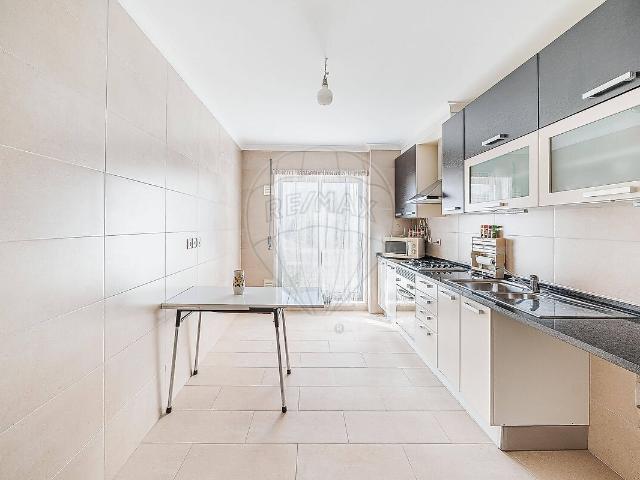 Apartamento T2 à venda em Cacém e São Marcos, Sintra RE/MAX Portugal
