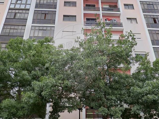 Apartamento T2 à venda em Cacém e São Marcos, Sintra RE/MAX Portugal