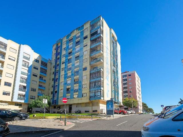 Apartamento T2 à venda em Cacém e São Marcos, Sintra RE/MAX Portugal