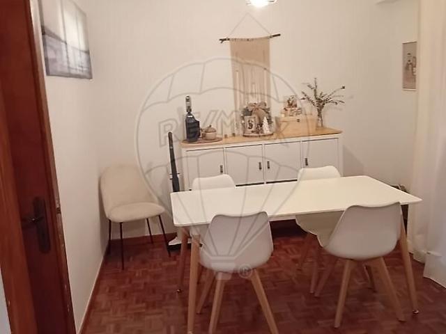 Apartamento T2 à venda em Cacém e São Marcos, Sintra RE/MAX Portugal