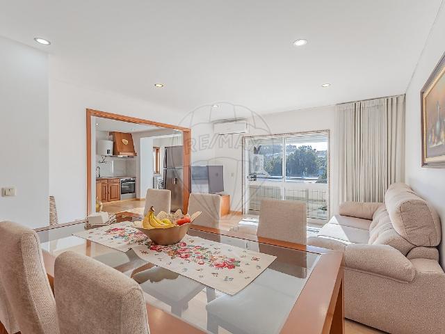 Apartamento T2 à venda em Caldas de São Jorge e Pigeiros, Santa Maria da Feira RE/MAX Portugal