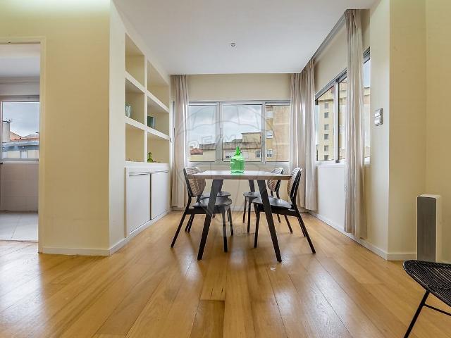 Apartamento T2 à venda em Carnaxide e Queijas, Oeiras RE/MAX Portugal