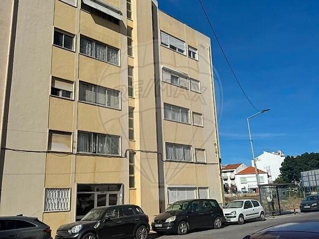 Apartamento T2 à venda em Carregado e Cadafais, Alenquer RE/MAX Portugal