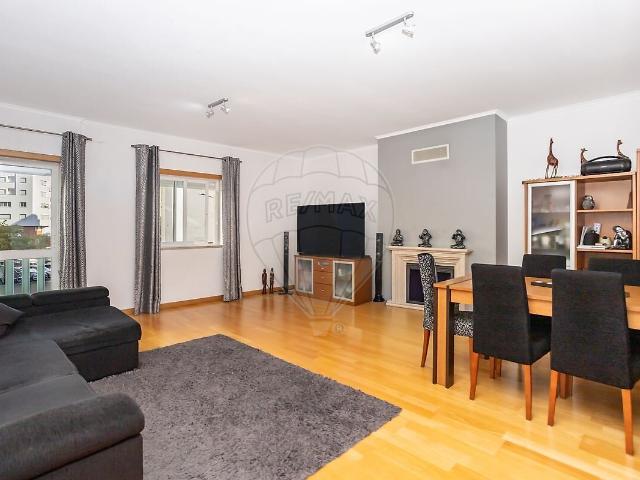 Apartamento T2 à venda em Corroios, Seixal RE/MAX Portugal