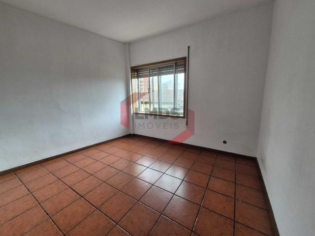Apartamento T2 à Venda em Fânzeres – Rua Arlindo Vieira de Sá, nº 313