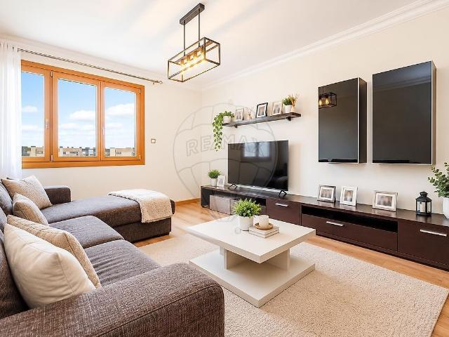 Apartamento T2 à venda em Loures, Loures RE/MAX Portugal